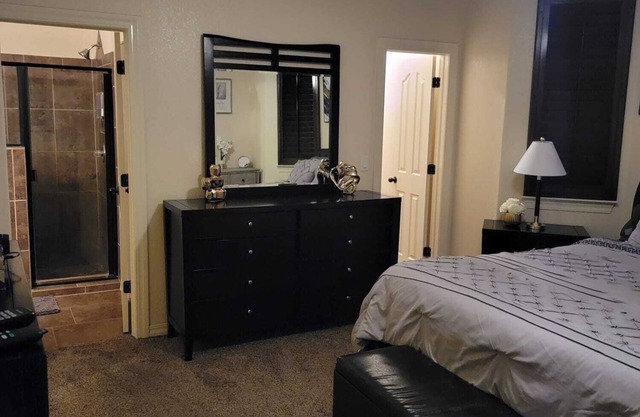Lovely 3-bedroom house in El Paso with AC and WiFi