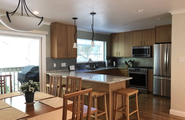Lovely 3-Bedroom Townhouse with Pool
