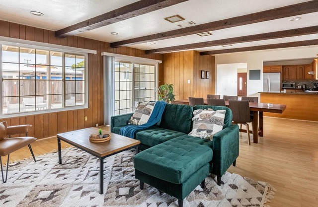 Lovely 3BR Home in Newark + Pet-friendly