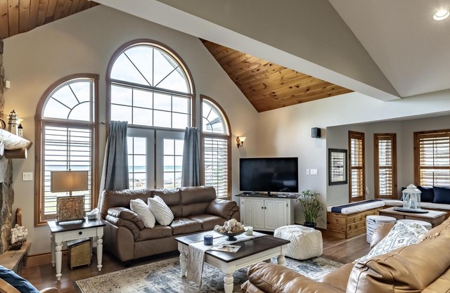 Lovely 4 bedroom, 2 bath home on Southern Georgian Bay