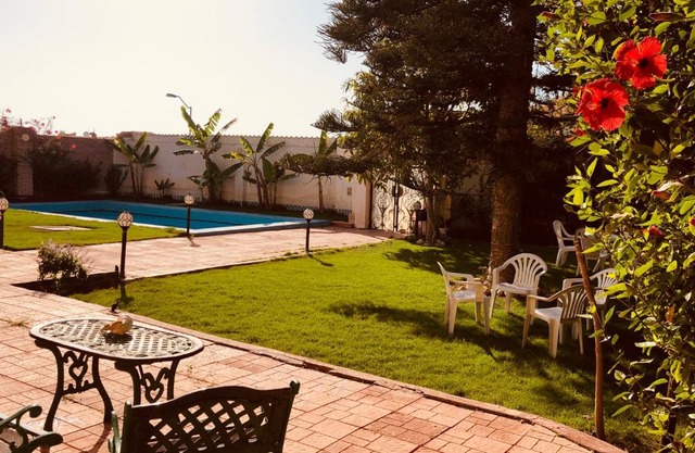 Lovely 4-bedroom with Pool and Nice Garden