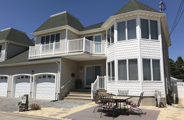Hermosa casa de 4 dormitorios en Lavallette