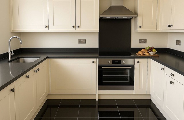 Lovely 4-bedroom house with WiFi in Maidenhead. Close to M4 and M25.