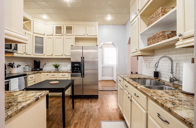 Lovely 5Br in Olde Town East