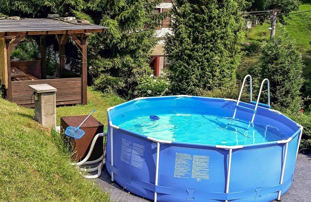 Precioso apartamento en villa con piscina, WIFI, TV, patio, mascotas permitida y aparcamiento