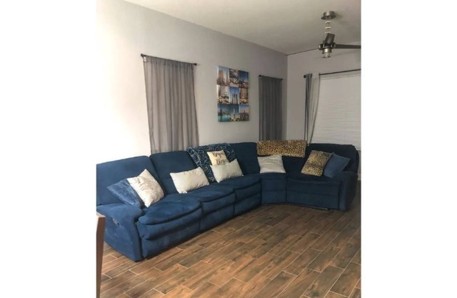 lovely and comfortable 3 bedroom home near beach, Tampa