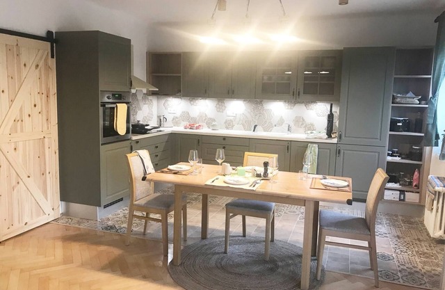 Precioso Y Recién Renovado Apartamento En Praga 10