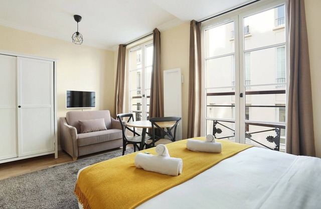 Lovely and new Studio Center of Paris