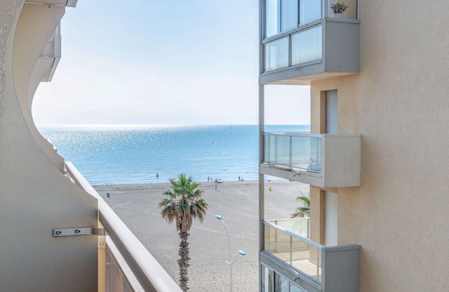 Hermoso apartamento para 4 personas con WIFI, TV, balcón, mascotas permitida y aparcamiento