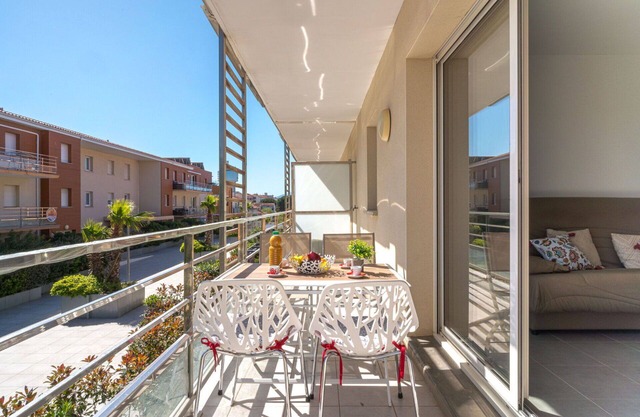 Acogedor apartamento para 4 personas con piscina, WIFI, TV, terraza y aparcamiento