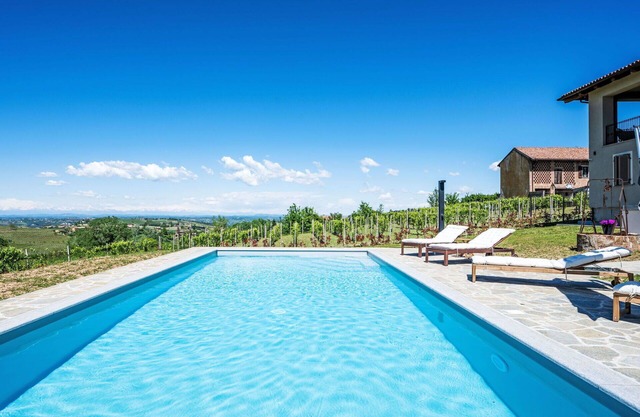 Acogedor apartamento para 4 personas con A/C, piscina, WIFI, TV, terraza y aparcamiento
