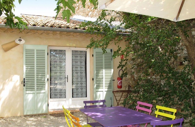 Acogedor apartamento en villa con piscina, WIFI, TV, terraza, vista panorámica y aparcamiento