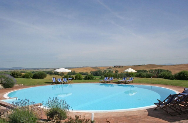 Precioso apartamento con WIFI, piscina, vista panorámica y aparcamiento, cerca de Siena