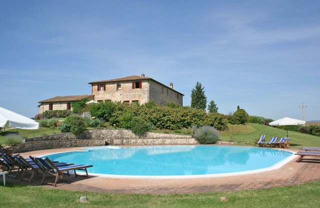Acogedor apartamento para 7 personas con WIFI, piscina y aparcamiento, cerca de Siena