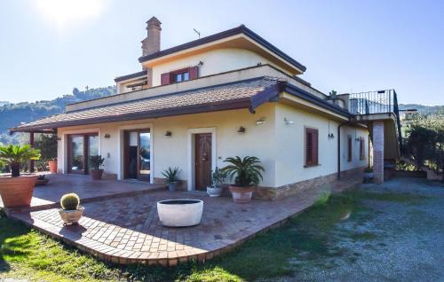 Lovely Apartment In Corigliano-Rossano