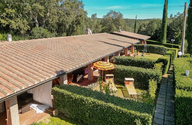Bonito apartamento en villa con WIFI, A/C, TV, terraza, mascotas permitida y aparcamiento