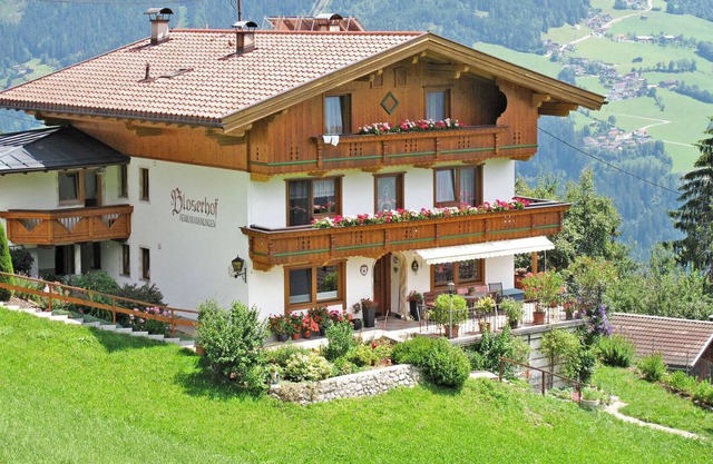 Acogedor apartamento para 8 personas con WIFI, TV, terraza y aparcamiento
