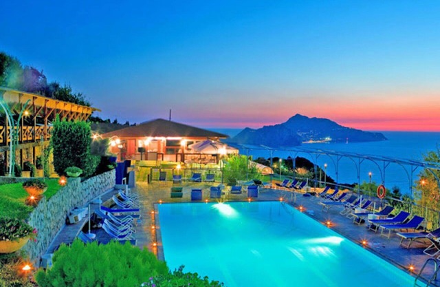 Apartamento con piscina, A/C, WIFI, TV, terraza, vista panorámica, aparcamiento, cerca de Sorrento