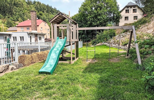 Bonito apartamento para 4 personas con piscina, WIFI, TV, patio y aparcamiento