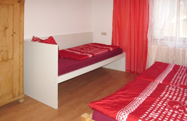Acogedor apartamento para 12 personas con WIFI, TV, balcón y aparcamiento