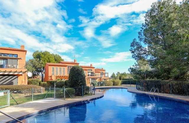 Bonito apartamento con piscina, WIFI, A/C, TV, terraza, vista panorámica y aparcamiento