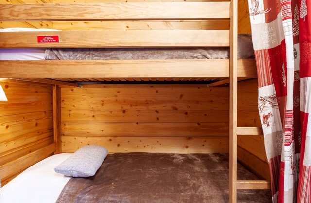 Precioso apartamento para 7 personas con WIFI, TV y balcón