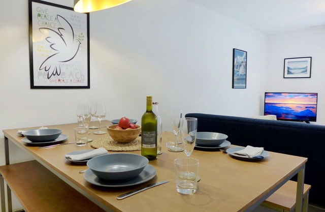 Bonito apartamento para 4 personas con WIFI, TV, balcón, mascotas permitida y aparcamiento