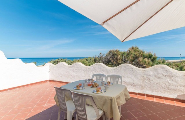 Hermoso apartamento para 4 personas con WIFI, A/C, TV, terraza, mascotas permitida y aparcamiento