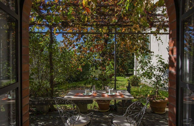 Bonito apartamento para 2 personas con piscina privada, TV, patio, mascotas permitida y aparcamiento