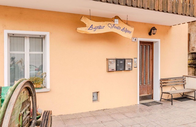Precioso apartamento para 3 personas con WIFI, TV, patio, mascotas permitida y aparcamiento
