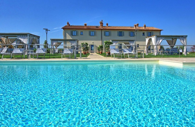 Bonito apartamento para 3 personas con A/C, WIFI, piscina, TV, vista panorámica y aparcamiento