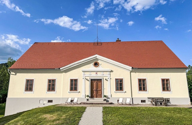 Precioso apartamento para 3 personas con WIFI, piscina, TV y aparcamiento