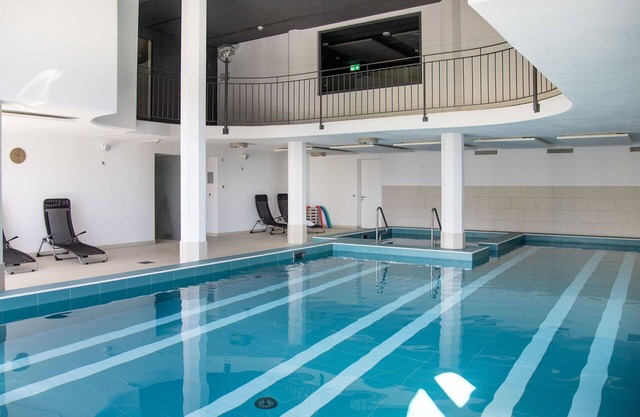 Hermoso apartamento para 4 personas con piscina, WIFI, TV, balcón, vista panorámica y aparcamiento