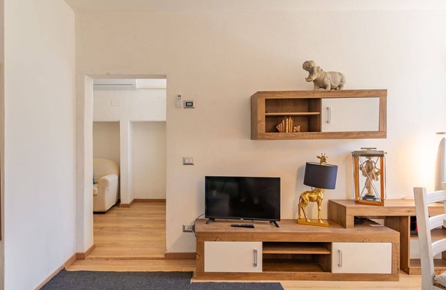 Bonito apartamento para 4 personas con WIFI, A/C, TV, patio y aparcamiento
