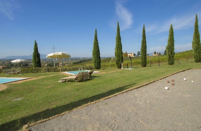 Lovely apartment for 4 people with WIFI, pool, TV, patio, pets allowed, panoramic view and parking