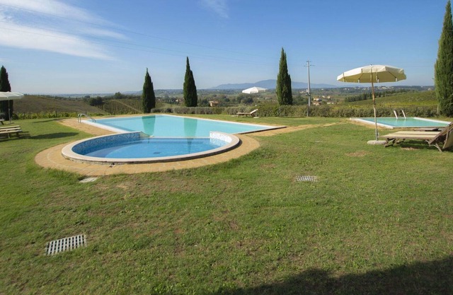 Lovely apartment for 4 guests with WIFI, pool, TV, patio, panoramic view and parking