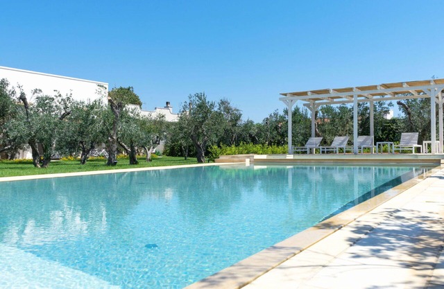 Acogedor apartamento con A/C, WIFI, piscina, TV, patio, vista panorámica y aparcamiento