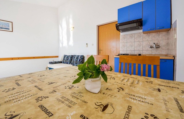 Acogedor apartamento para 4 personas con WIFI, A/C, TV, terraza y aparcamiento