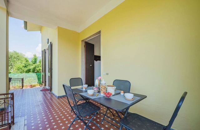 Bonito apartamento para 4 personas con WIFI, TV, patio y aparcamiento