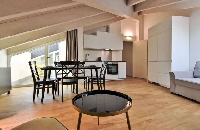 Hermoso apartamento para 5 personas con WIFI, A/C, TV, terraza y aparcamiento