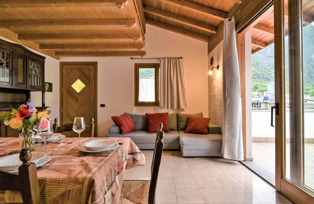 Bonito apartamento para 5 personas con WIFI, TV, terraza, mascotas permitida y aparcamiento