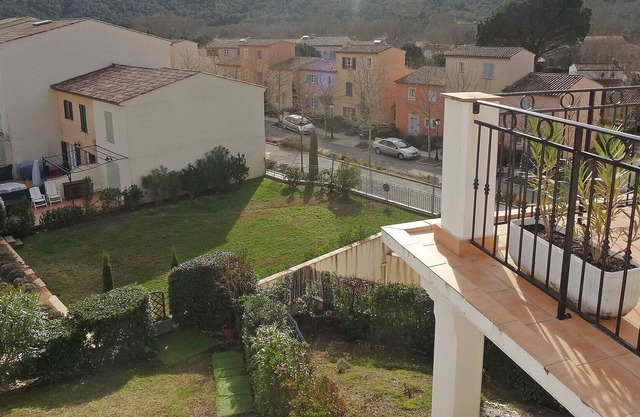 Precioso apartamento con piscina, WIFI, TV, balcón, mascotas permitida y aparcamiento