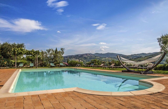 Bonito apartamento con piscina, WIFI, TV, patio, mascotas permitida, vista panorámica, aparcamiento