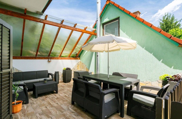 Precioso apartamento para 7 personas con WIFI, A/C, TV, terraza y aparcamiento