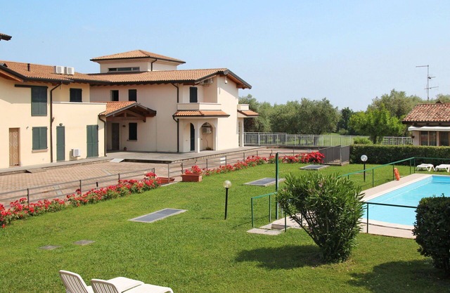 Precioso apartamento con piscina, A/C, WIFI, TV, patio, mascotas permitida y aparcamiento