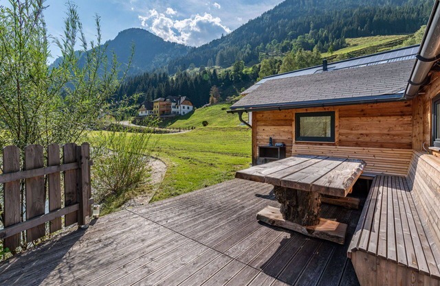 Precioso apartamento para 4 personas con jacuzzi, WIFI, TV, patio y aparcamiento