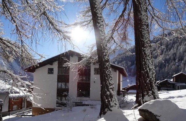 Hermoso apartamento para 4 personas con WIFI, TV, balcón y aparcamiento