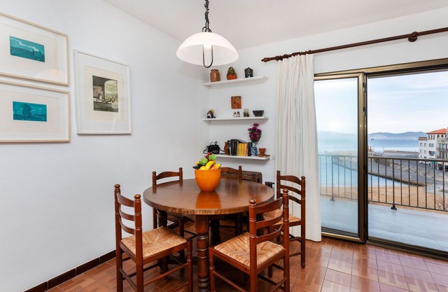 Precioso apartamento para 6 personas con WIFI, TV y balcón