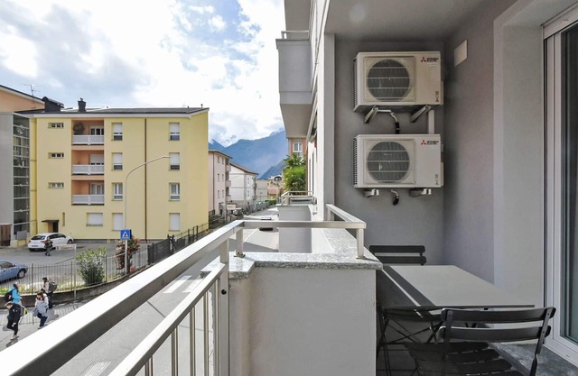 Bonito apartamento para 4 personas con WIFI, A/C, TV, terraza y aparcamiento