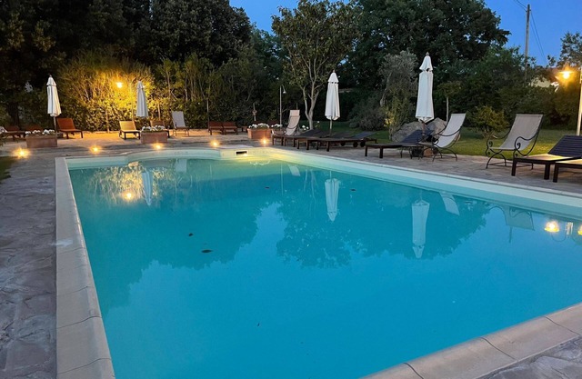 Hermoso apartamento con A/C, piscina, TV, terraza, mascotas permitida y aparcamiento